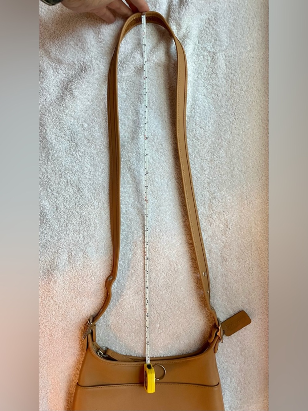 Vintage Coach Camel Legacy Zip
Hobo No. 9136 w/nickel
New without tags - Picture 9 of 16